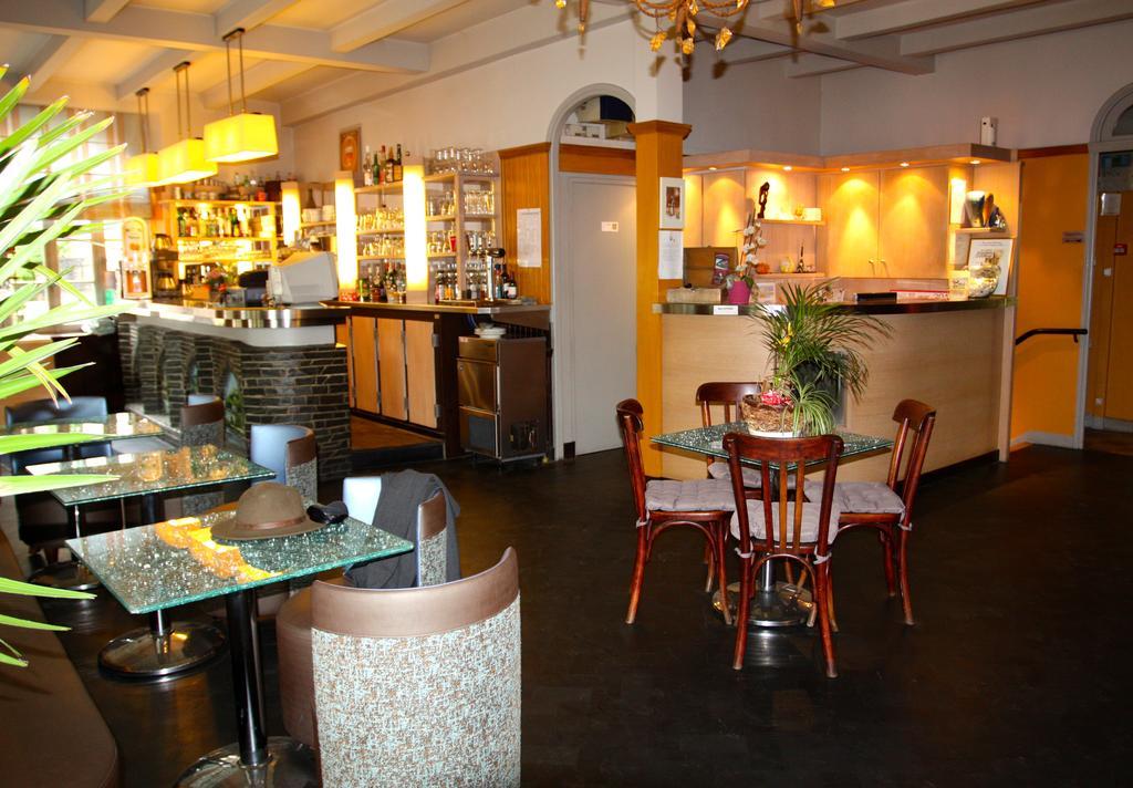 Hotel Restaurant Aux Armes D'Estaing - Kb Hotel Group Ngoại thất bức ảnh